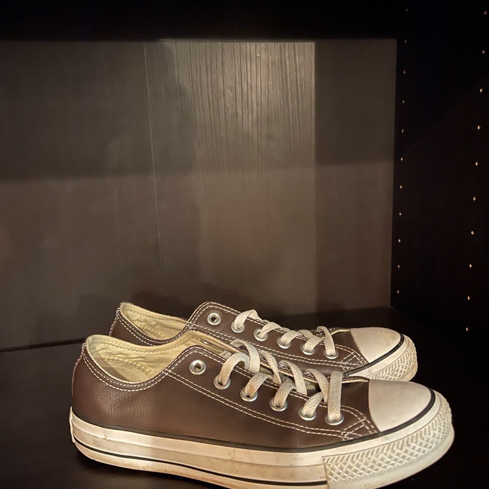 Converse, leather, low top